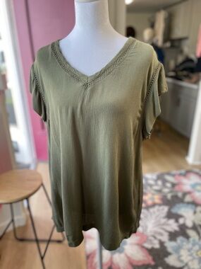 Buffalo David Bitton Olive Green V-Neck Short Sleeve Tunic